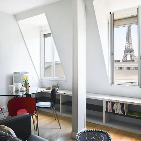Lägenhet Guestready -cozy With Eiffel Tower View Paris