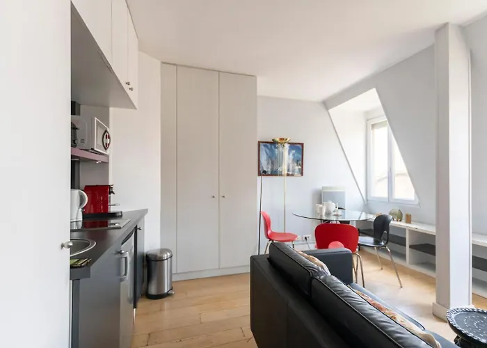 Апартаменты Guestready -cozy With Eiffel Tower View *