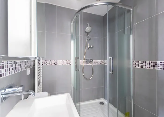 Апартаменты Guestready -cozy With Eiffel Tower View