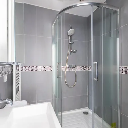 Daire Guestready -cozy With Eiffel Tower View